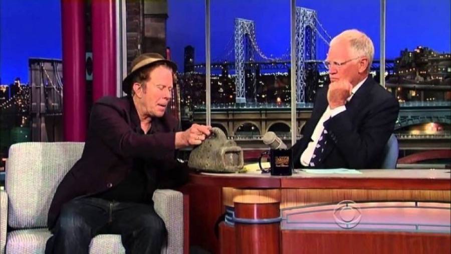 Tom_Waits_letterman.jpeg.718x0_q100