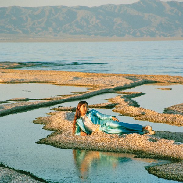 weyes-blood-frontrowseattoearth